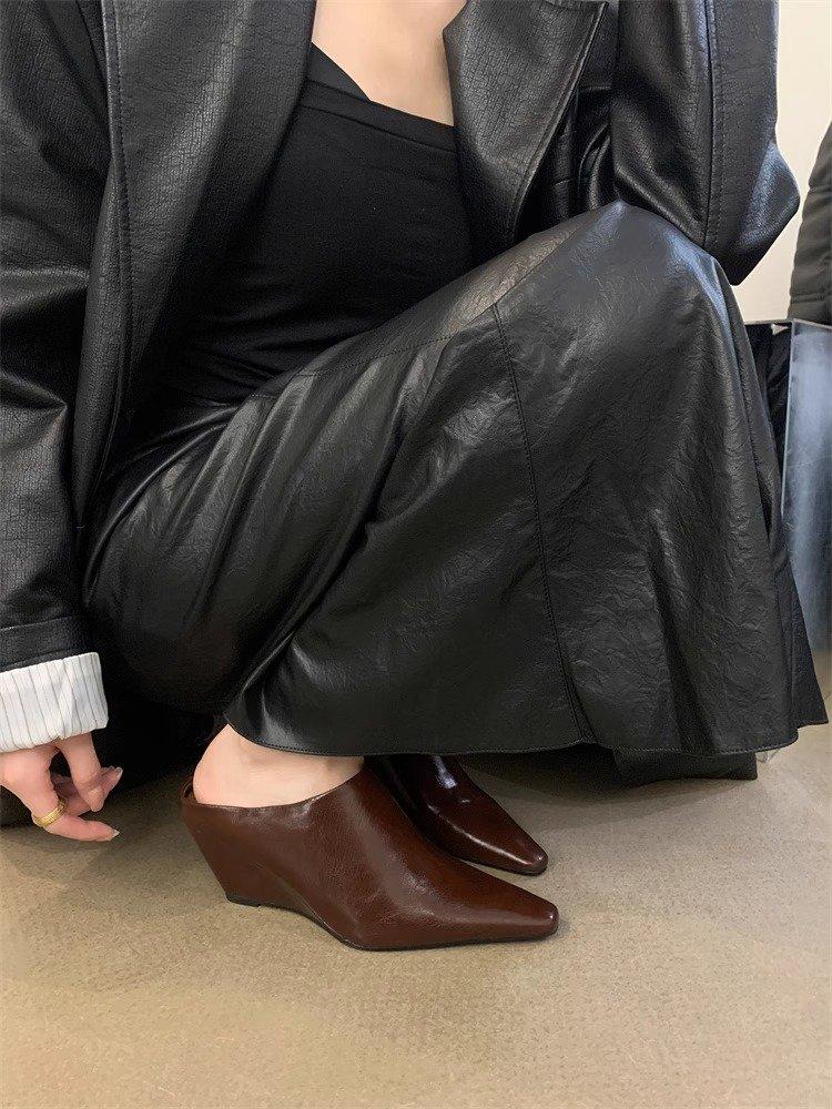 Product Introduction of Pointy heels for women Large size Special-shaped with rubber slip-on 25