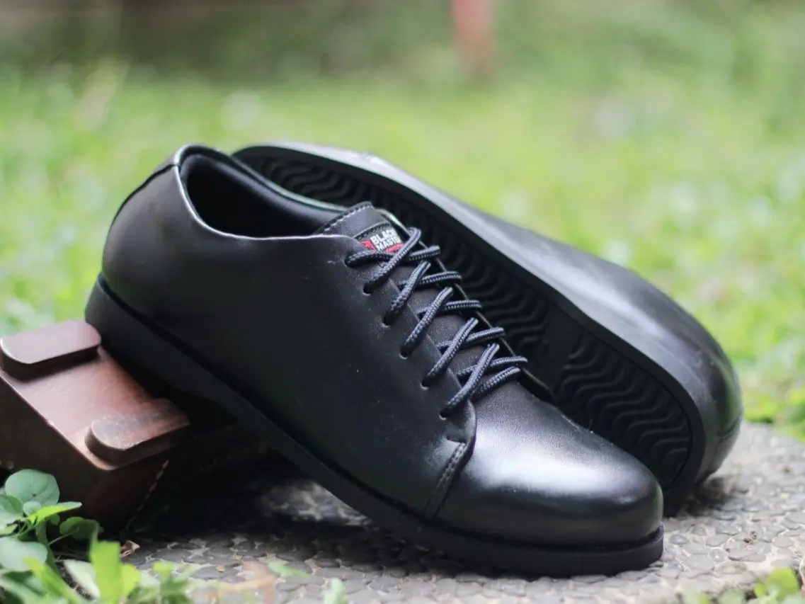 JOSS SEPATU FORMAL PANTOFEL PRIA FORMAL TALI HITAM KUIT PU