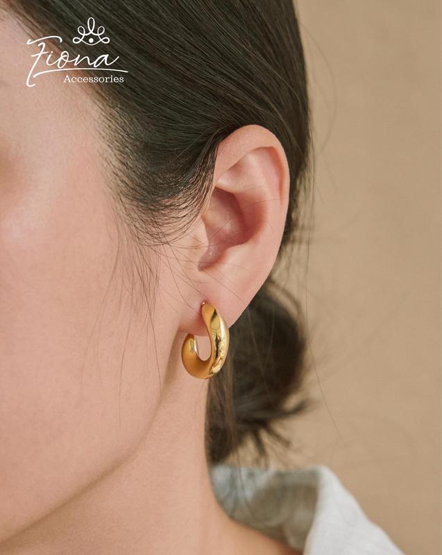 Khuyên tai nữ Hoops C FIONAA ( TITAN PREMIUM ) không đen gỉ