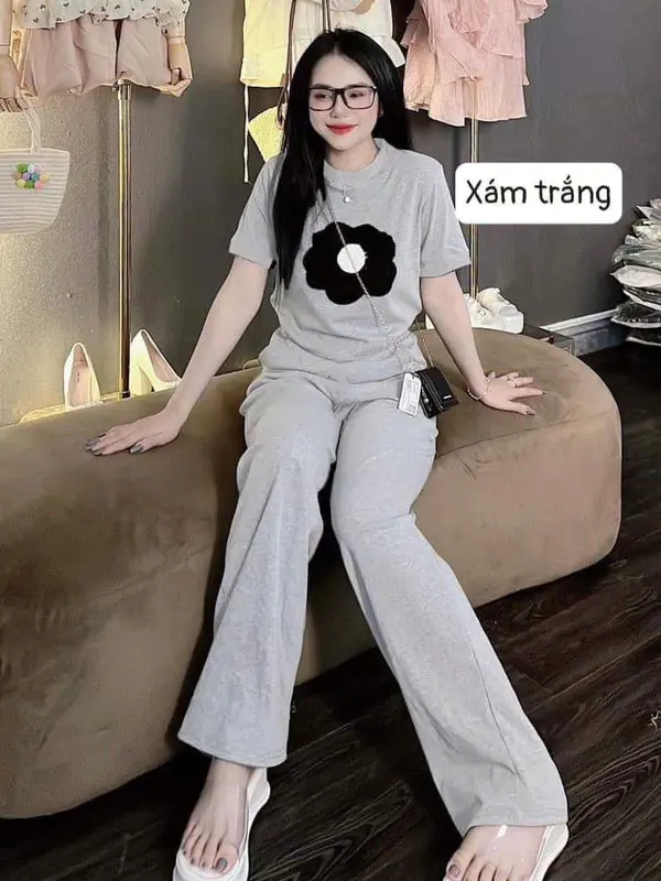 SET BỘ THUN GÂN ÁO CỔ TRÒN THÊU HOA,QUẦN ỐNG SUÔNG-DÀNH CHO MỌI HOẠT ĐỘNG 3