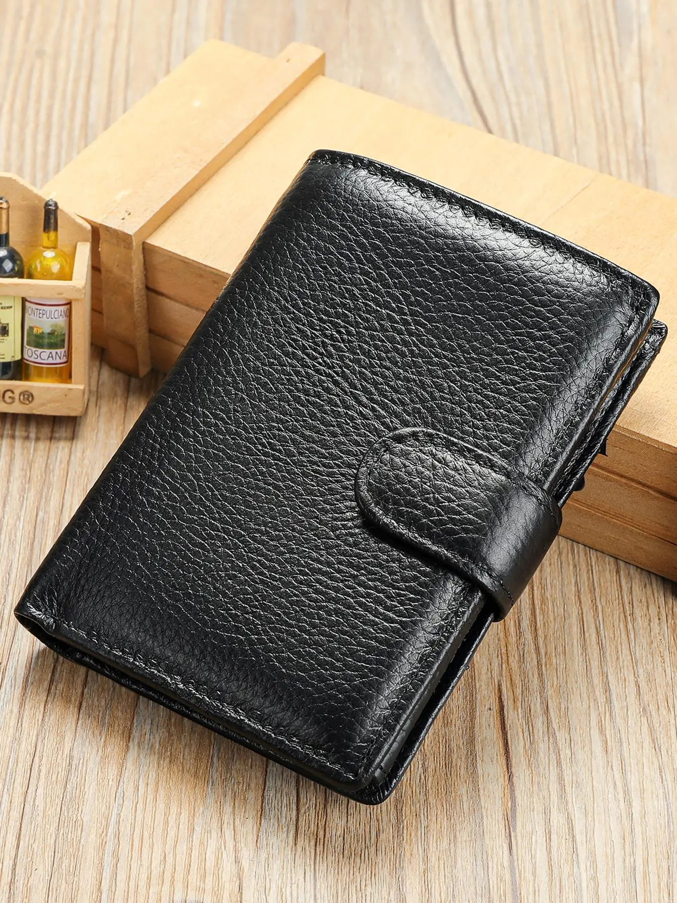 Men's Minimalist Plain Color Cowhide Short Wallet, Casual Trendy Wallet with Card Slots, Fashionable Wallet for Daily Use