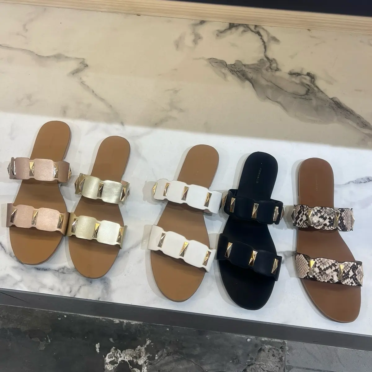 Sendal Urban & Co