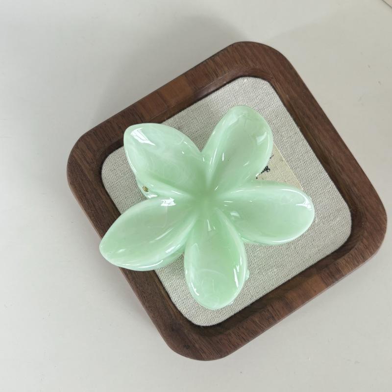 Product Introduction of Giảm 50% off Kẹp Lấy Frangipani Nhòe, Siêu Thanh Lịch, Thiết Kế 2024 kẹp  tóc kẹp  tóc bó  hoa sứ Women kẹp  hoa lan kẹp  tóc player  149 hair clip trâm  cài bỉ ngạn Càng Cua Cua Voan Giày kẹp  tóc bông Voi Flower kep  cozy 29