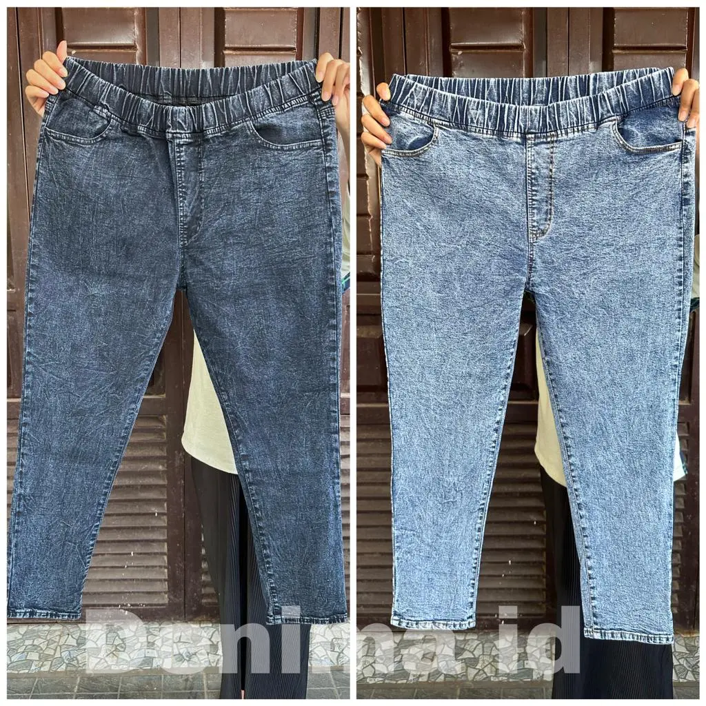 Celana Legging Jeans Wanita Jumbo snow Celana Pinggang Karet Bigsize 31 sampai 42