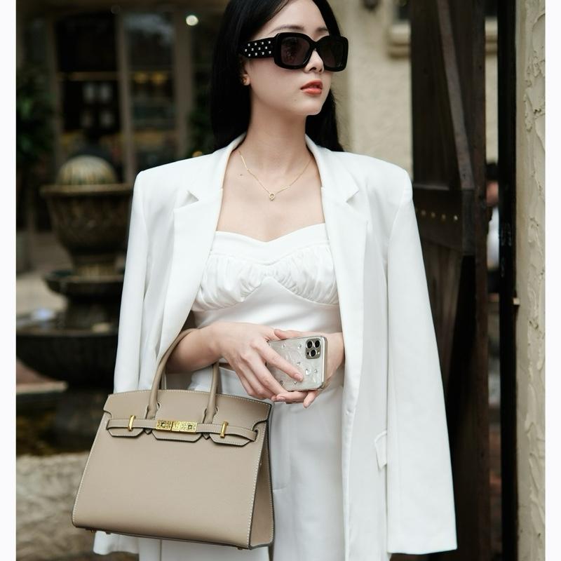 MS3072. [BEST SELLER] Túi da thật MASARCHS thiết kế sang trọng, thời thượng, thanh lịch, phong cách mới dành cho các cô nàng sành hàng hiệu, tôn khí chất, đa phong cách. Xách tay/ đeo vai. Bag túi xách