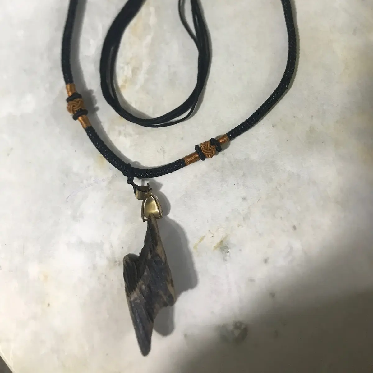 Mặt dây đeo cổ hàng thẩm thấu tinh dầu
