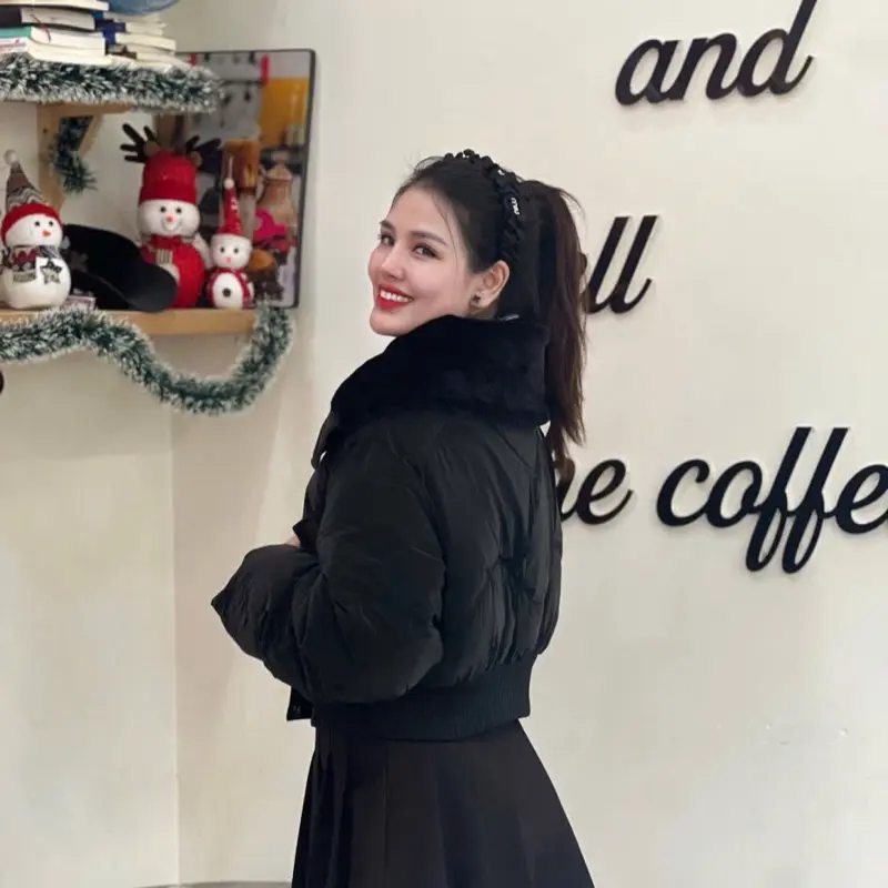áo khoác phao nữ  hotgirl xinh xắn