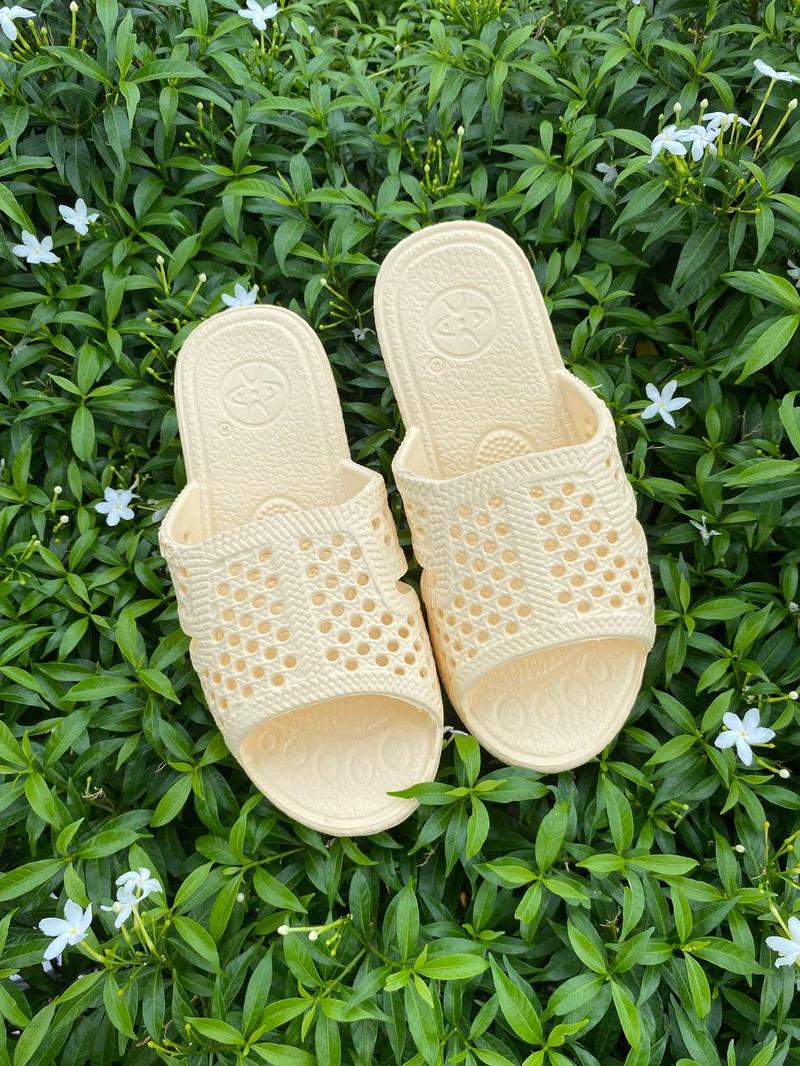 Product Introduction of Tổ ong màu Kem chống trơn trợt , mềm đi êm chân , dành cho nam và nữ size 35 đến 43 18