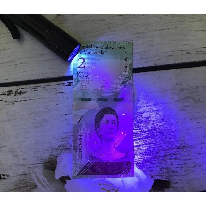 Đèn pin uv LED 9 bóng có ánh sáng tím soi giấy tờ tem giả, soi huỳnh quang - SP000111