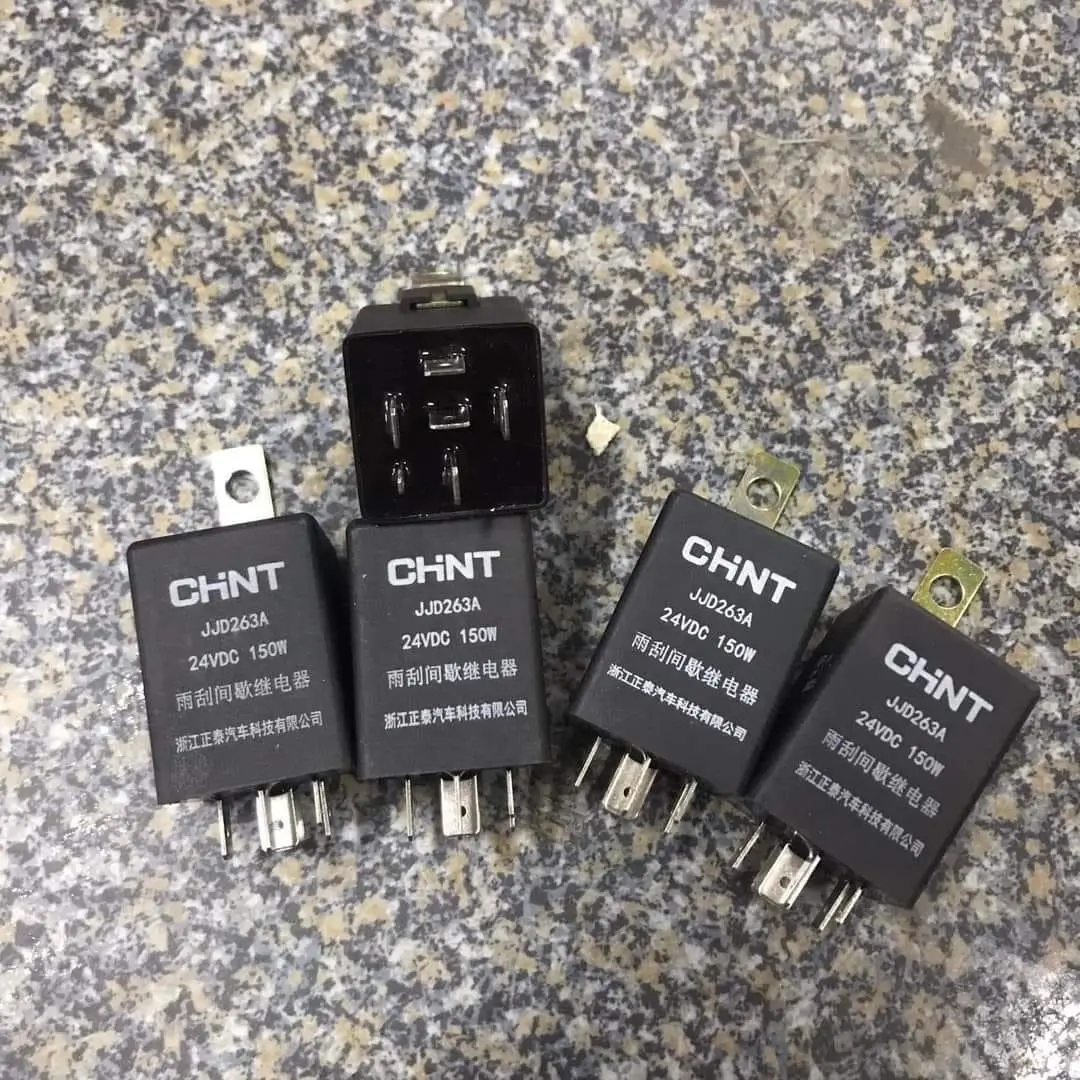 Role gạt mưa chờ
