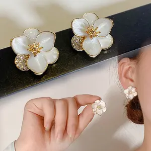 Minzo Anting Wanita Korea Dewasa Tusuk Model Bunga Aksesoris Perhiasan Imitasi Earrings Jewellery Gaya Vintage