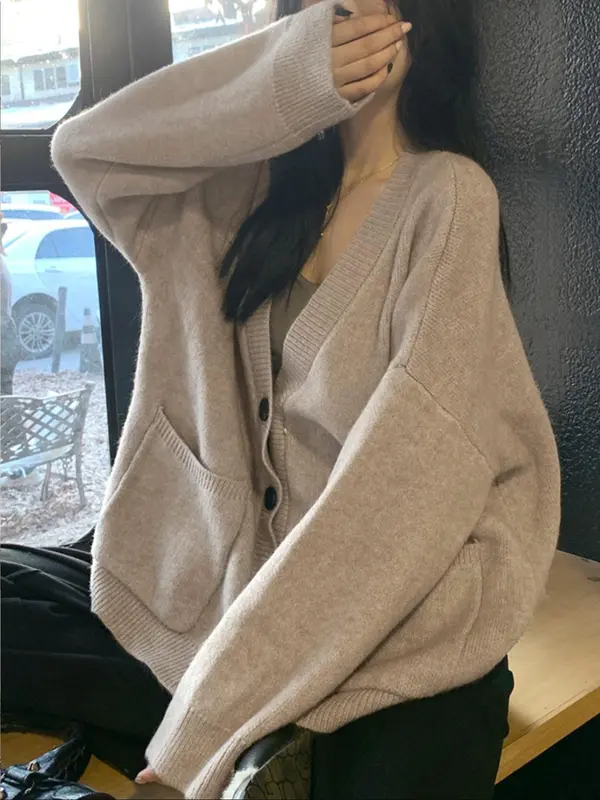 Sporty Women's Solid Color Button Front Pocket Sports Cardigan, Sports Drop Shoulder Long Sleeve V Neck Knitwear for Fall & Winter, Women's Sports Knitwear for Daily Wear 3