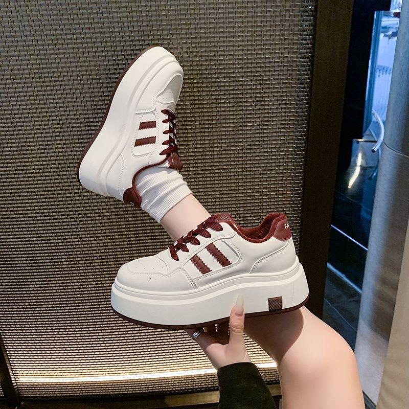 Product Introduction of Giày thể thao, sneaker nữ đế cao 4 phân phối sọc đế bánh mì, chất da PU phong cách năng động dễ phối đồ 16