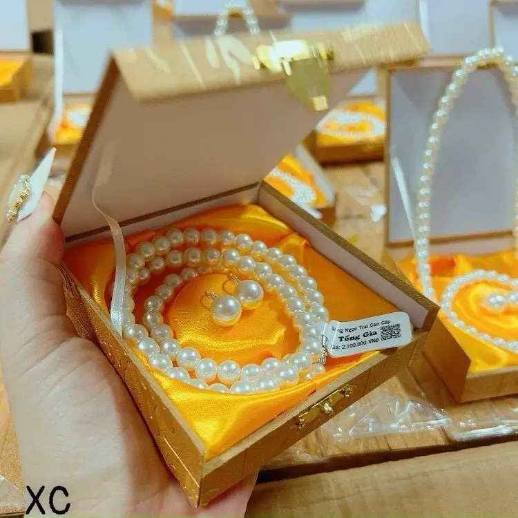 Sét 3 món trang sức ngọc trai diện áo dài sang trọng quý phái