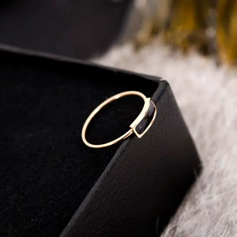 Cincin Titanium Model Persegi Panjang Warna Hitam - Rings 2