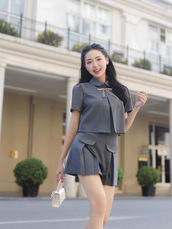 Nora Set Bộ Áo Croptop Cổ Tròn Và Chân Váy Xếp Li Cách Điệu Có Bigsize Clay Clothing