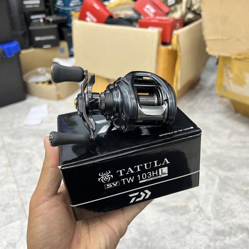 [LK HÒA] [ KHI MUA 01 MÁY TẶNG 01 CÁ SẮT BƯỚM LK ] MÁY CÂU LURE CAO CẤP TATULA TW103 HL/SHL/XHL Bắt Cá Fishing Đi Câu Câu Cá