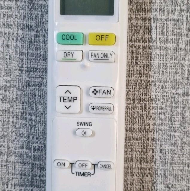 Remote  máy lạnh DaiWin  các mã kèm pin. 5