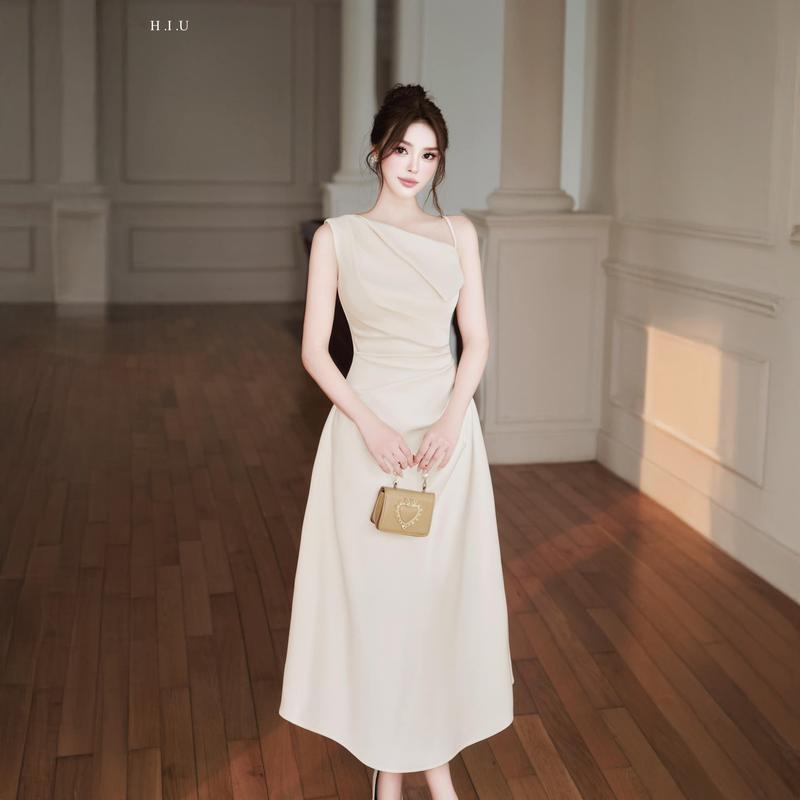 Váy tiệc nữ thiết kế lệch vai Jila dress taffta lụa cao cấp H.I.U Fashion đầm dáng dài midi sang trọng HIU design