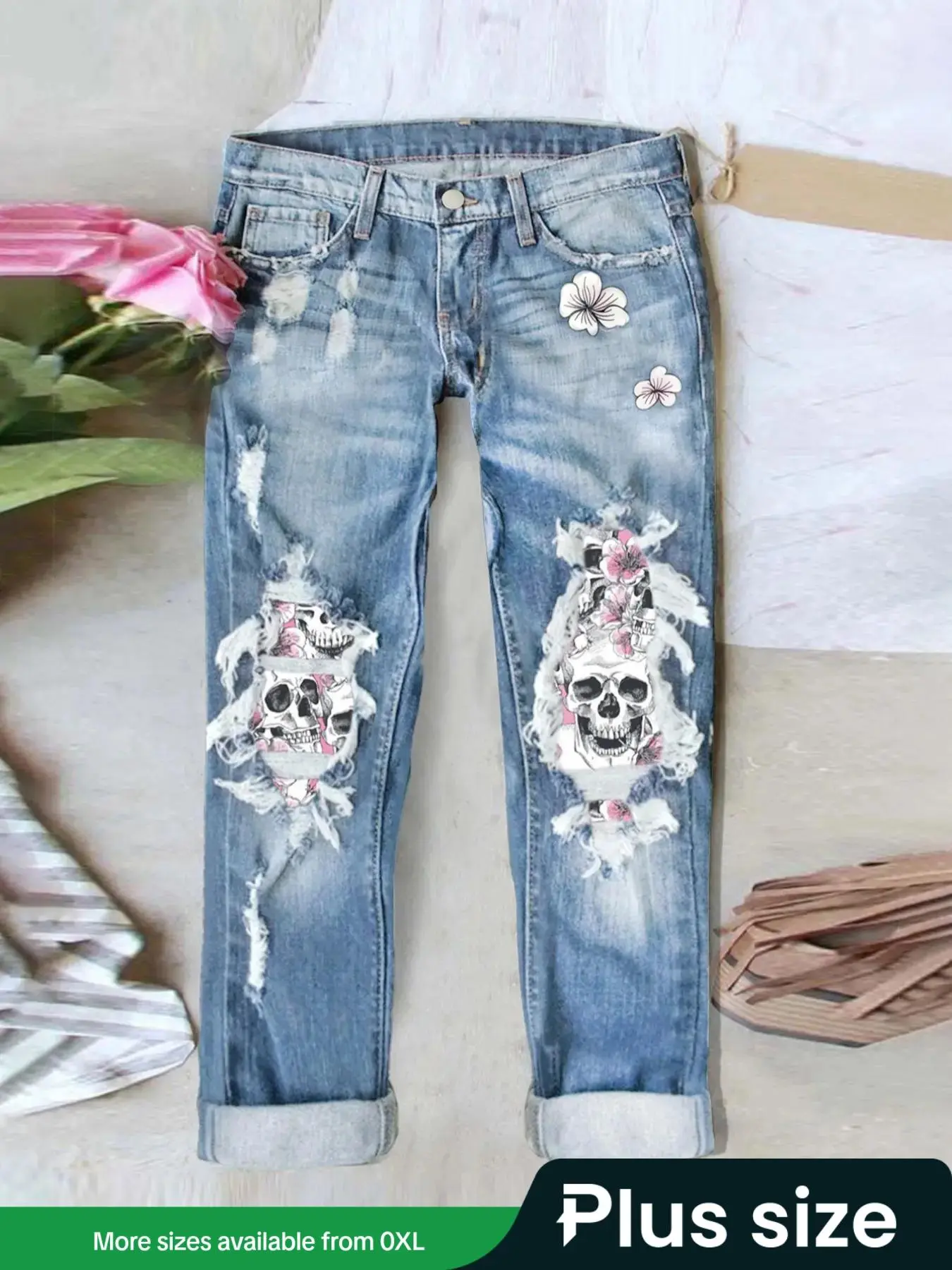 【Plus Size】 Skull & Floral Print Ripped Jeans, Fashion Casual Pocket Design Denim Pants for Daily Outdoor Wear, Women Plus Clothing for All Seasons