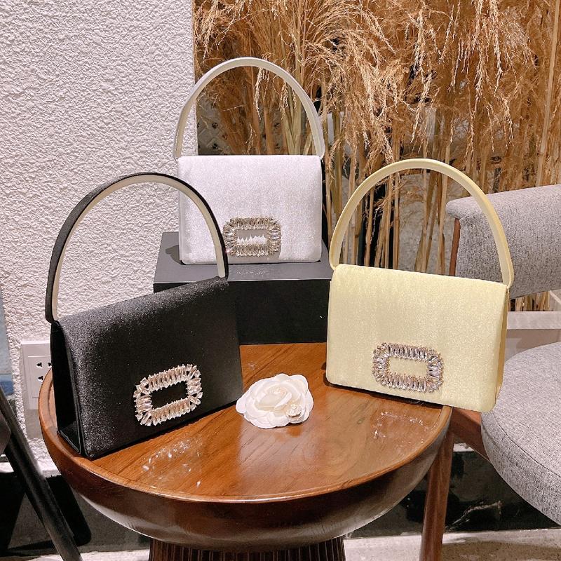 Túi Xách Nữ Size 18 Quai Mềm Kẹp Nách Đeo Chéo Women Bag Clutch Cầm Tay Cốp Đi Tiệc Logo Khóa Đá Vuông Chất Vải Lụa Satin Nhung Kem