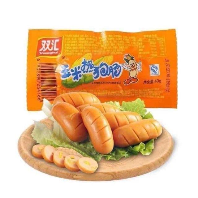 1 Chiếc Xúc Xích Ngô và Xúc Xích Cay Thơm Ngon