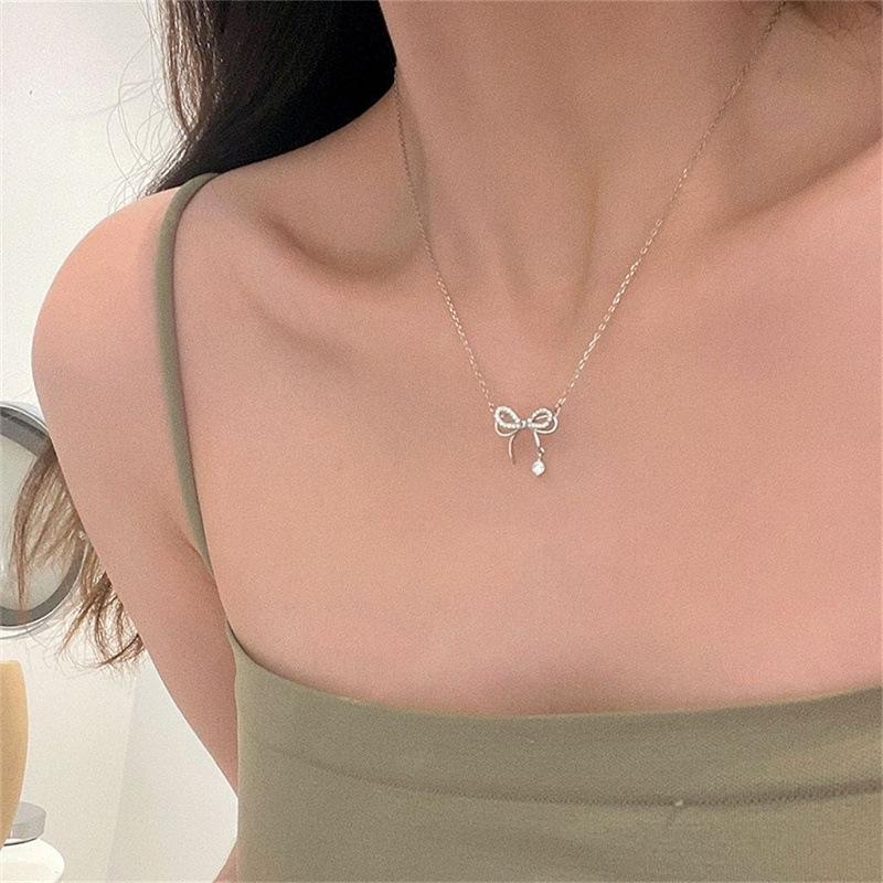 Product Introduction of Vòng Cổ Mặt Dây Chuyền Hình Bướm, Thời Trang Hàn Quốc, Tinh Tế Và Ngọt Ngào, Cao Cấp, Đầy Màu Sắc, Dành Cho Phụ Nữ, Đồ Trang Sức Chain Jewelry day  chuyen dây  chuyền 2