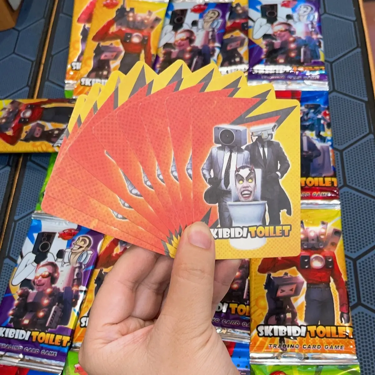RANDOM CARD - Bộ thẻ bài Skibidi Toilet ảnh bài cứng cáp làm quà tặng