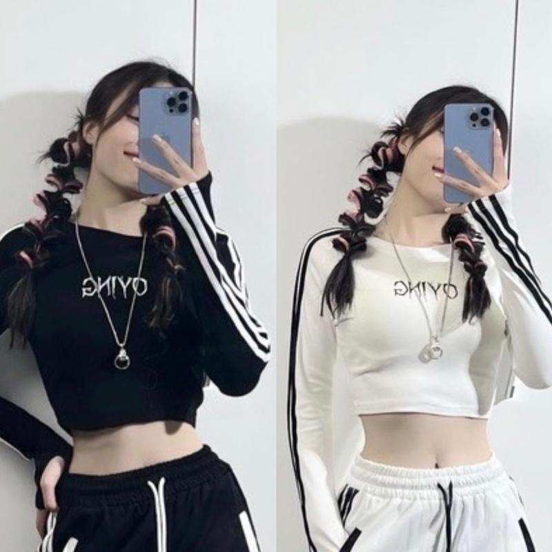 Áo Crt 3 Sọc Tay Dài Chữ Phối Trước 2 Màu Đen Trắng 2 Loại Nữ