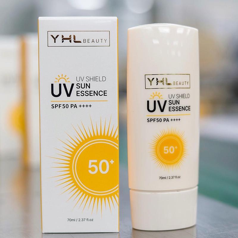 KEM CHỐNG NẮNG NANO YHL SPF50 PA+++ từ HÀN QUỐC giúp bảo vệ da và dưỡng ẩm cho da nâng tông mỏng nhẹ mịn mượt chai 70ml.