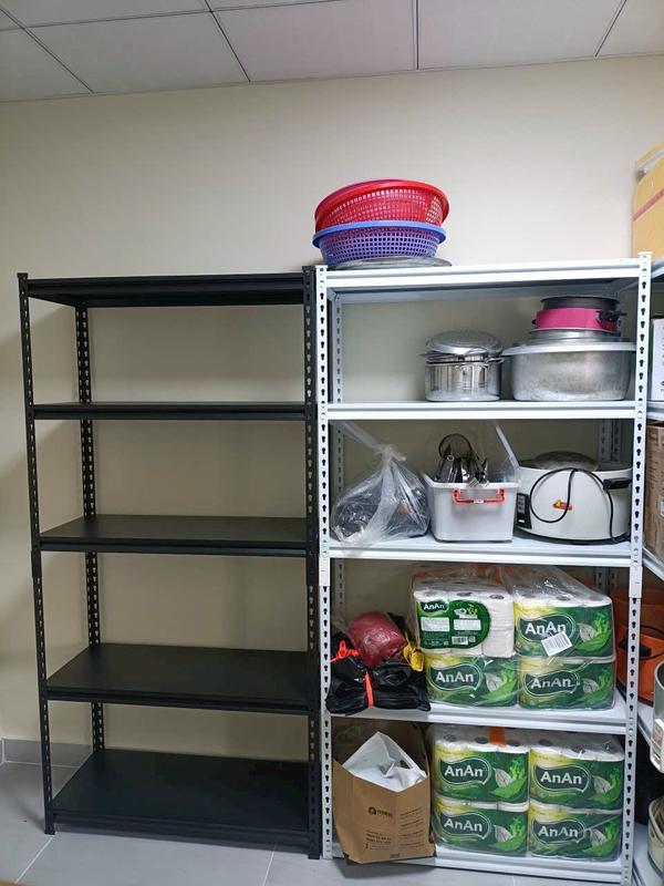 Kệ V vinatech không cần ốc, lắp đặt nhanh chóng ( C200*D120*R40*5 tầng)