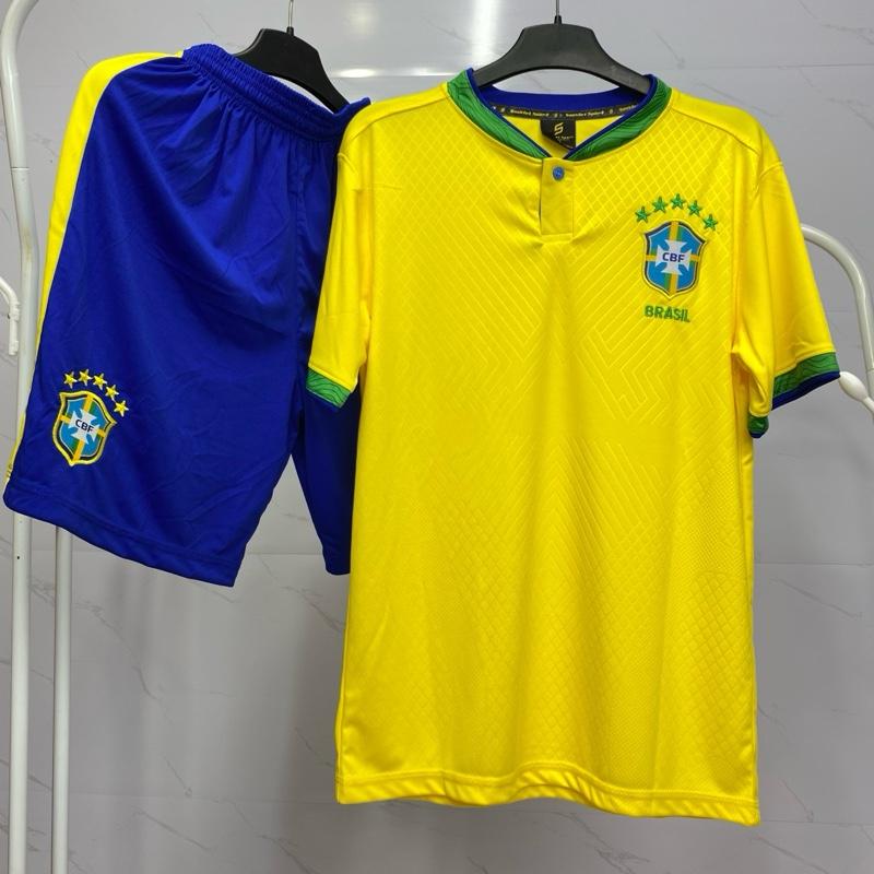 Bộ Đồ Thể Thao Brazil Vàng 2023 *Bờ Ra Zin* [Có in Tên Số Theo Yêu Cầu] . [Tặng Kèm MIỄN PHÍ VỚ Dệt Kim Cao Cấp Khi Mua Từ 3 Bộ Có in]  Vải Thun Lạnh SAO VIỆT - Áo Vàng/Quần Xanh 2025 - NOBI SPORT - Áo Bóng Đá/Đồ Đá Banh - Nam Nữ Unisex -Thoáng Mát  TOP