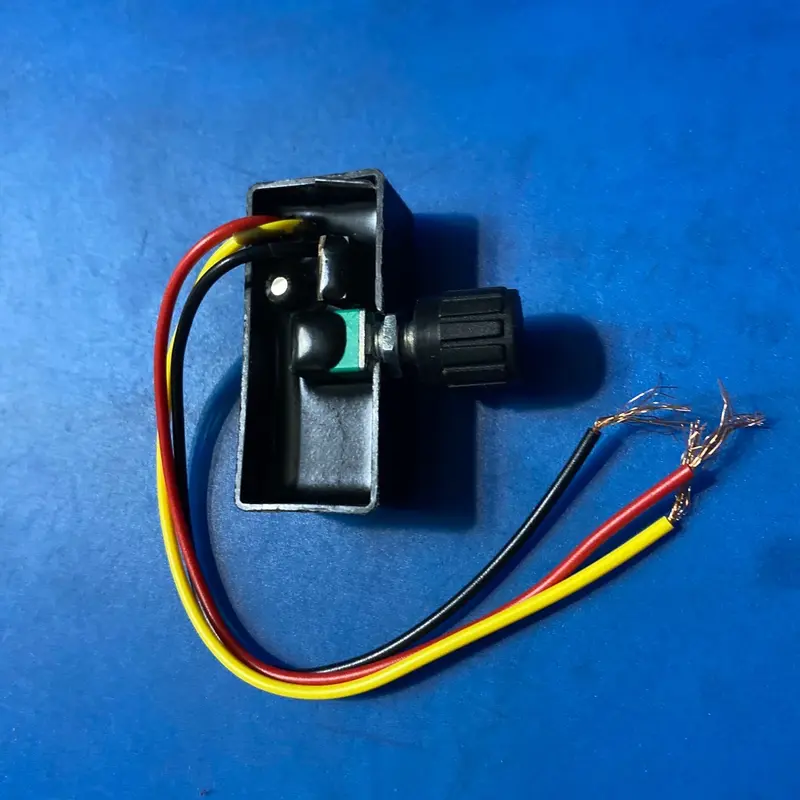 Công tắc điều tốc bình phun trừ sâu(12v) 1