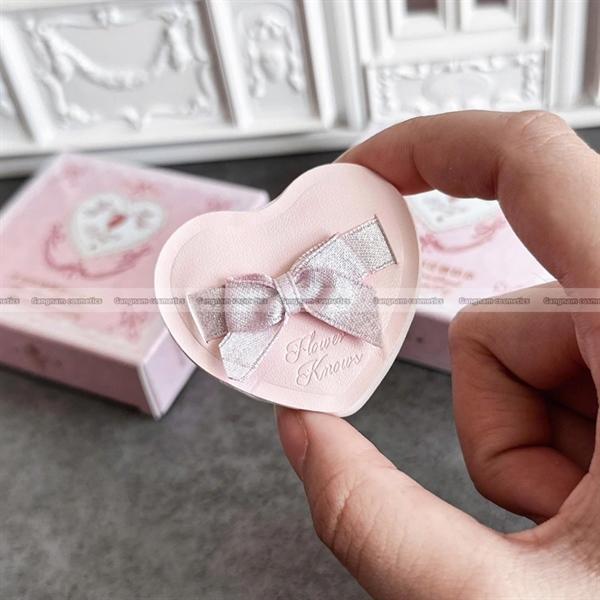 mút đánh nền Flower Knows heart shaped marshmallow powder 3