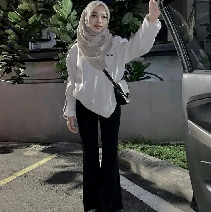 HIGHWAIST CUTBRAY LOOSE JEANS WANITA / KOREAN CUTBRAY PANTS / CUTBRAY JEANS WANITA / CUTBRAY HIGHWAIST Celana Panjang 5