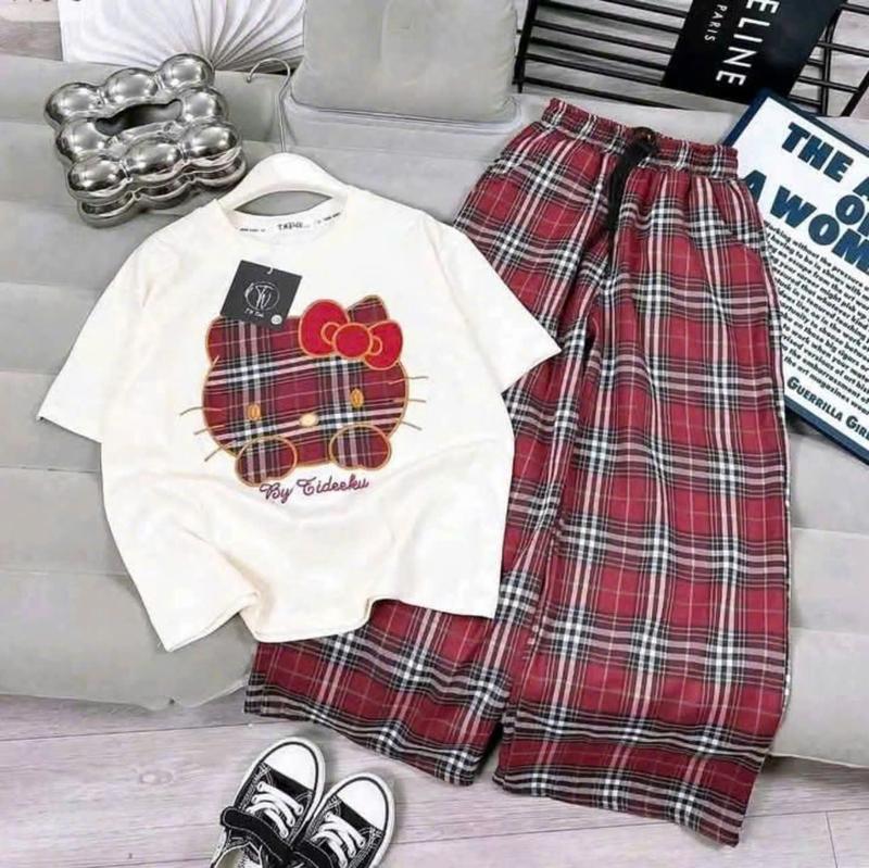 Product Introduction of Set bộ quần dài áo thun bé gái (Họa tiết mặt mèo TIDEEKU quần kẻ) vải mềm mịn size 9-45kg mã m88 2