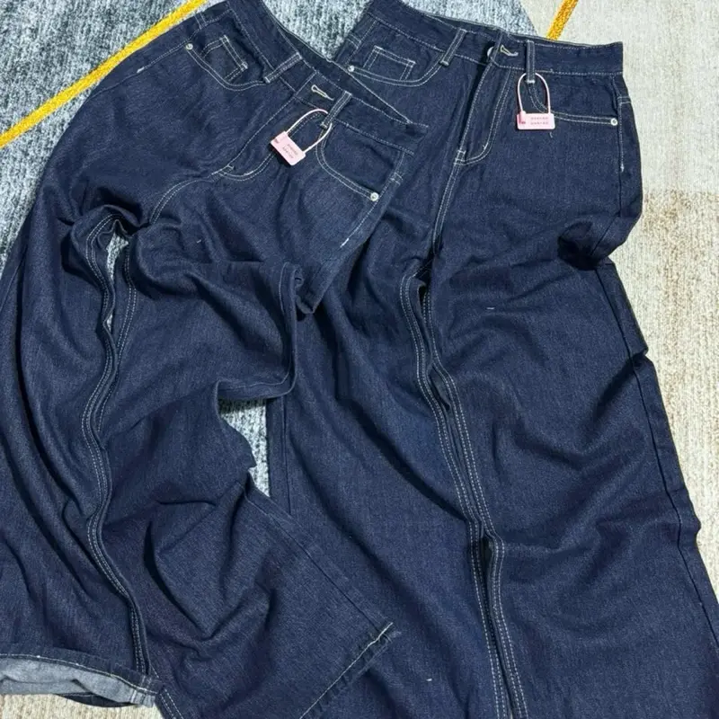 BLee -Quần jeans ống suông màu xanh than phối đường chỉ kem chất jeans mềm ,có 2 chiều dài 95-103cm  B3515.Có size(S-2XL) 2