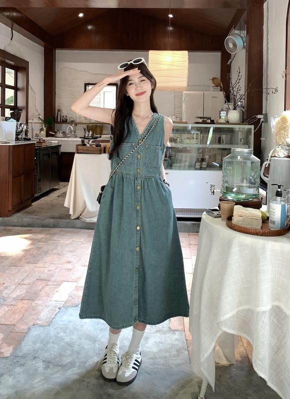 Product Introduction of Y. French Style Temperament V-neck, Vest Denim Dress Casual Womenswear 4