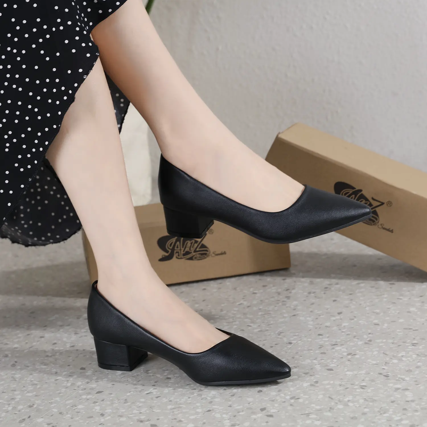 [YY]Korean Fashion Classy Comfort Low Heel Pointed Toe Elegant 1/2 inch Block Black Leather School&Office High Heels For Women Student's Graduation High Heels Shoes
