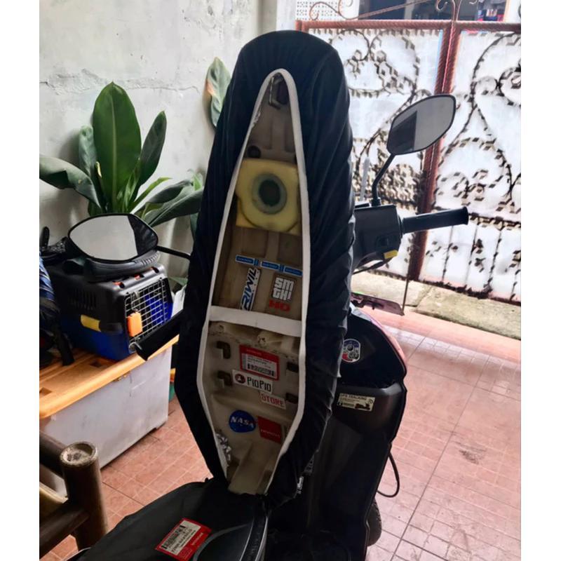 SARUNG JOK MOTOR COVER PELINDUNG JOK MOTOR HITAM POLOS ORIGINAL GOOD QUALITY UNIVERSAL VESPA AEROX VARIO BEAT SCOOPY NOUVO SATRIA GRAND FILANO FAZZIO SUPRA SONIC THUNDER BYSON NMAX PCX VEGA SMASH ASTREA FINO XRIDE SPIN NEXT DLL 2