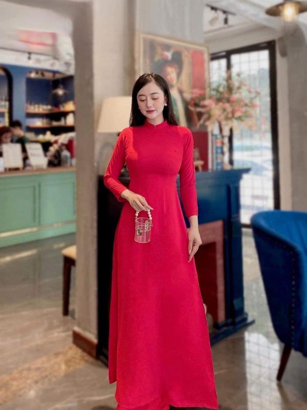  áo dài xinh đỏ trơn chưa kèm quần lụa tây thi 