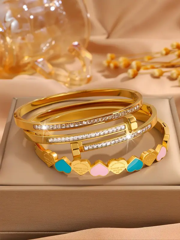 Elegant and Fashionable Classic Bracelet Combination, Stainless Steel Fashionable Niche Design, Suitable for Daily Wear and Gift Giving 3
