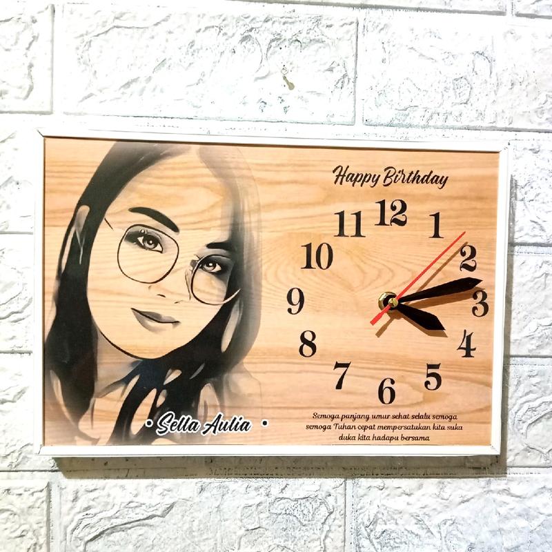 Jam Dinding Custom Foto Sudah Di Bingkai ( Hadiah Ulang Tahun, Pernikahan, Anniversary, Wisuda) Ukuran 30X20 cm Modern Gantungan Frame unik 3