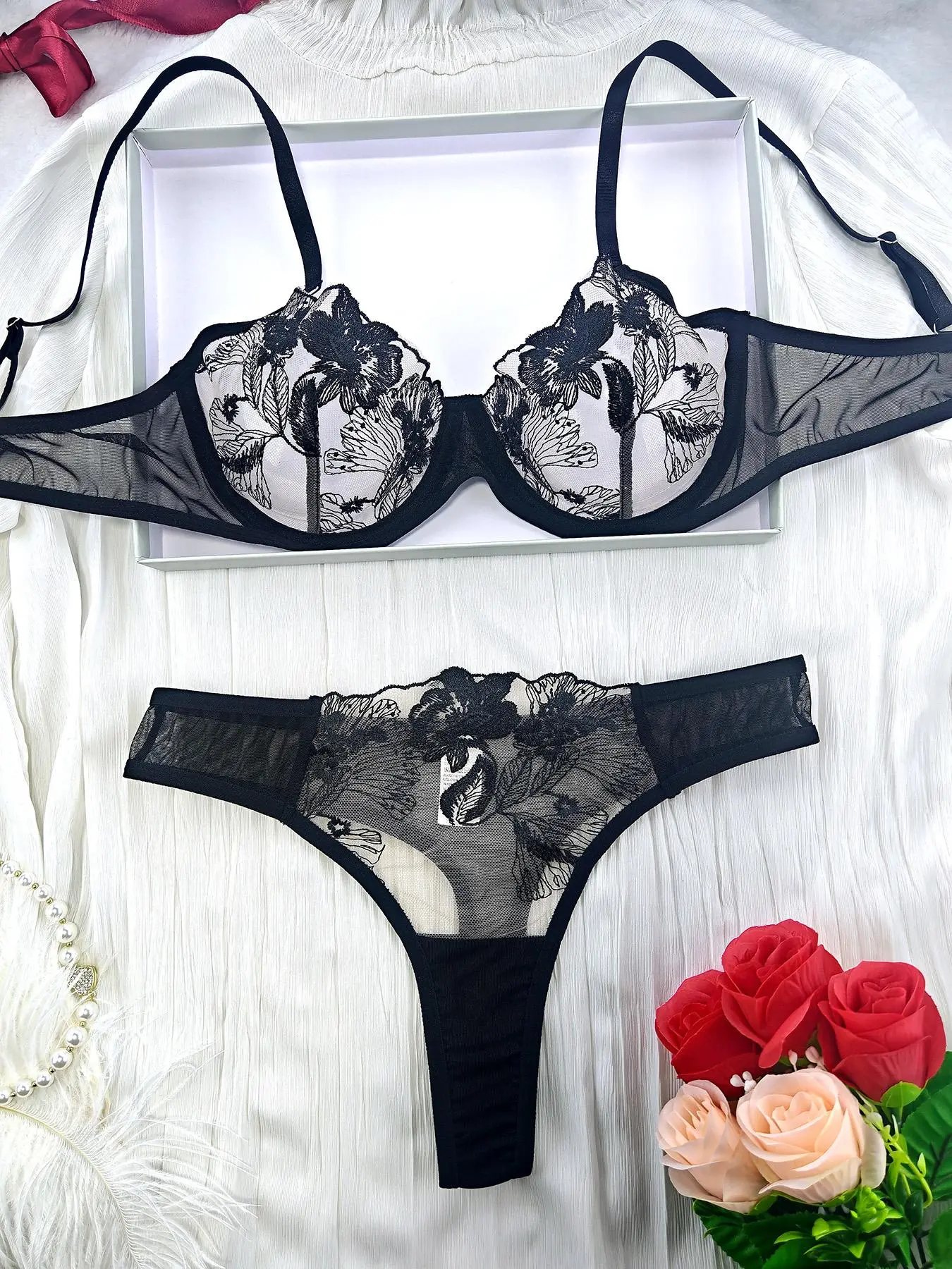 Women's Floral Embroidery Contrast Lace Bra & Panty Two-piece Set, Sexy Comfy Breathable Lingerie Set for Daily Wear, Underwear Set for Women