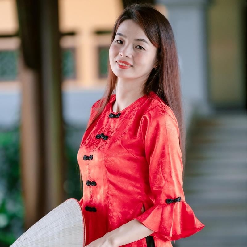 SÉT ÁO LẺ  BÀ BA,TAY LOE,, ÁO GẤM 2 DA,HOA VĂN ,QUẦN BẢN LƯNG PHÍA SAU, KẾT HƠP TÚI TRONG, PHONG CÁCH LỊCH LÃM , HIỆN ĐẠI MẪU MỚI NHẤT, TẶNG KÈM 1 CỘT TÓC XINH Nữ Kem Women Nhung 1