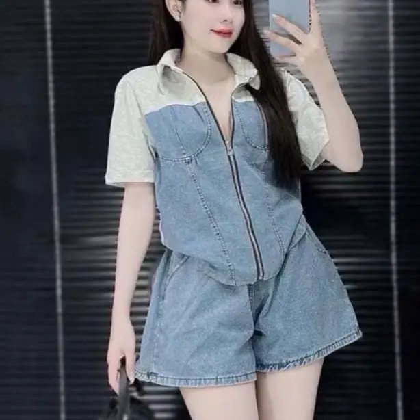 Set bộ ngắn Jaen phối cổ sơ mi khoá kéo , chất Jaen mềm ,thiết kế cá tính , trẻ trung