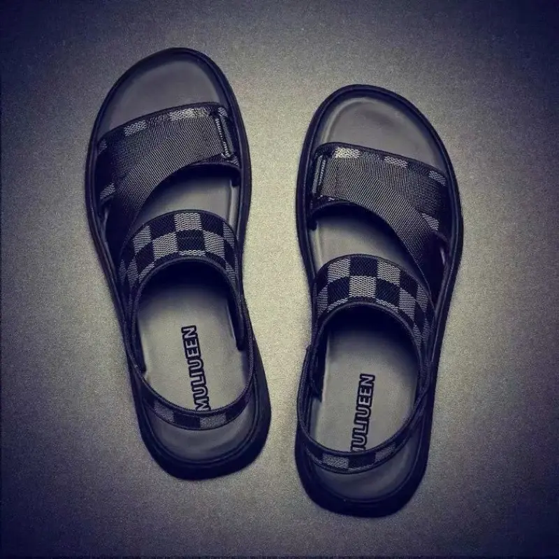 Men's slippers 2024 new fashionable non-slip beach shoes leisure sandals outer wear internet celebrity leather sandals men's genuine leather