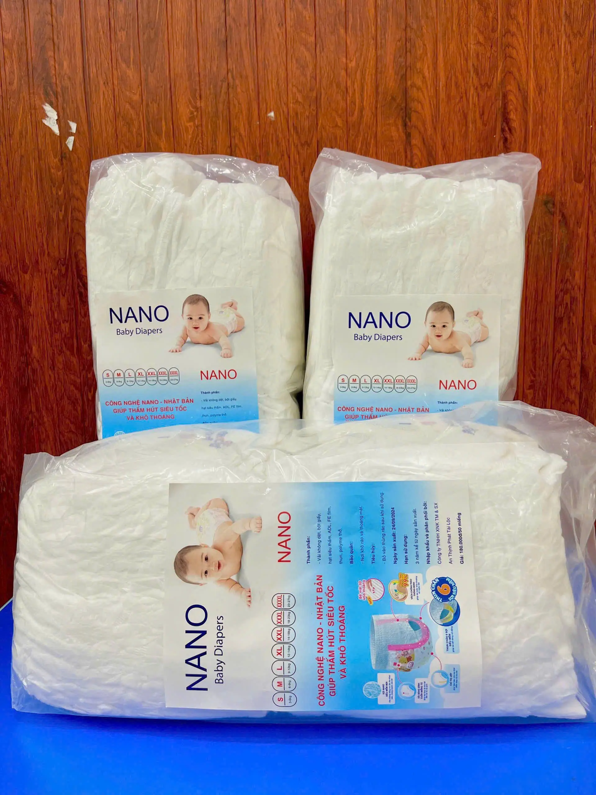 hhkèm QUÀ ' com bo 150 chiếc bỉm quần,NANO   fom bo , mặt lưới 5d, thấm hút 1000ml-1,200ml