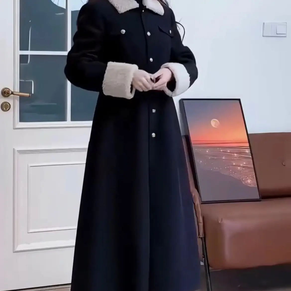 Váy đen cổ lông dáng dài xinh