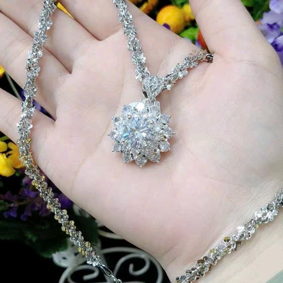 Dây xoắn hoa mai 6li kết hợp mặt hoa đính đá sáng Women Chain